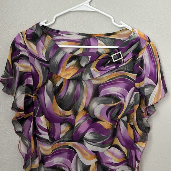 Cute blouse - Picture 2 of 4